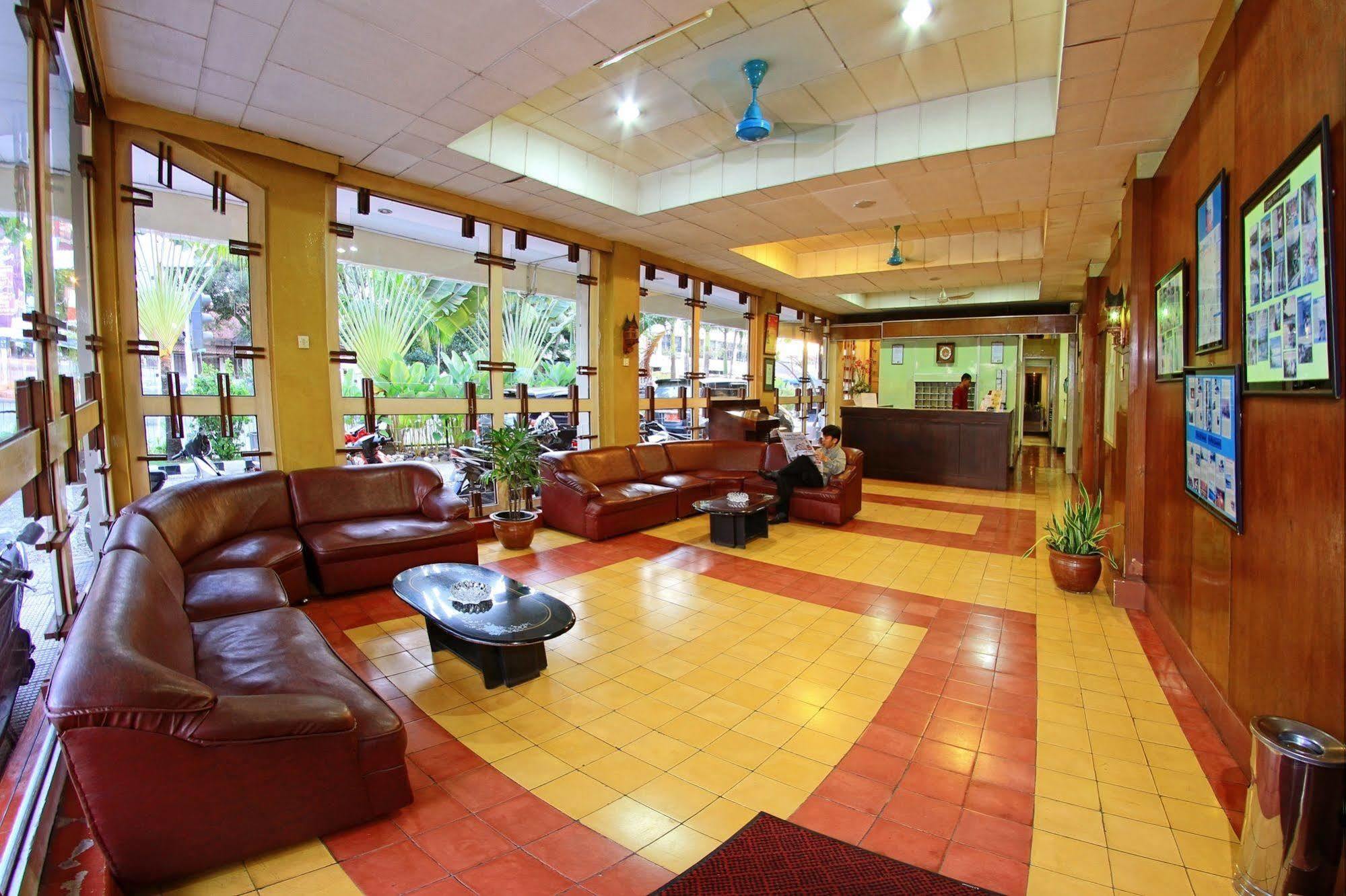 Hotel Hangtuah Padang  Exterior foto