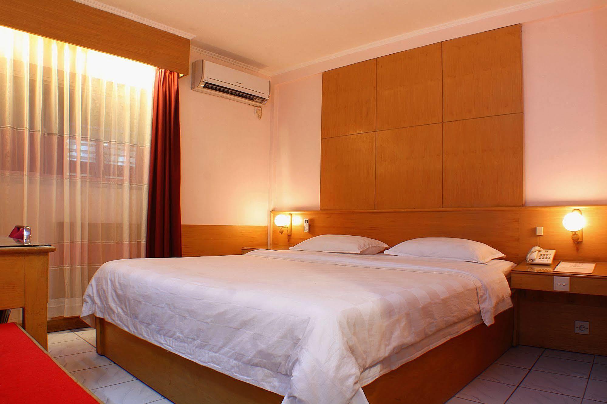 Hotel Hangtuah Padang  Exterior foto