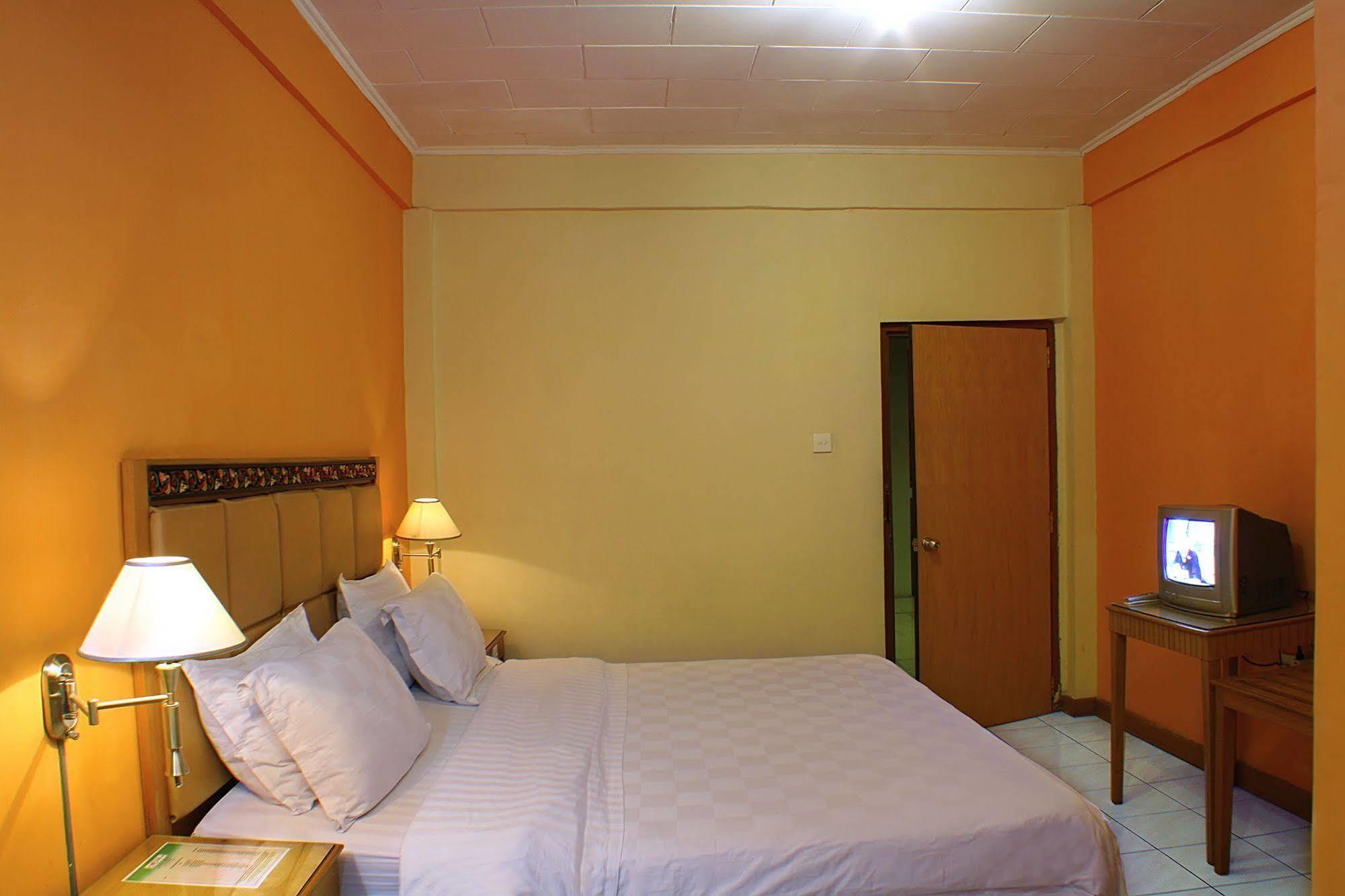 Hotel Hangtuah Padang  Exterior foto