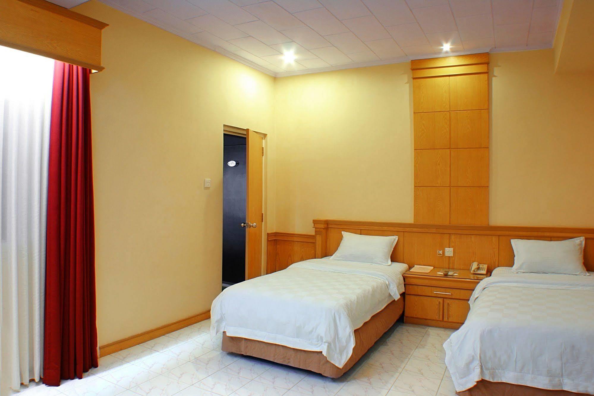 Hotel Hangtuah Padang  Exterior foto